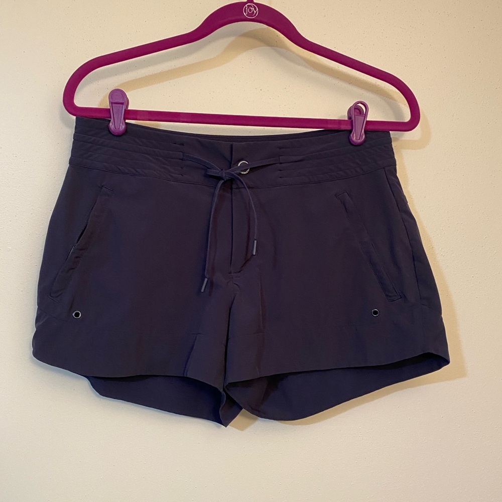 Athleta shorts size 6
